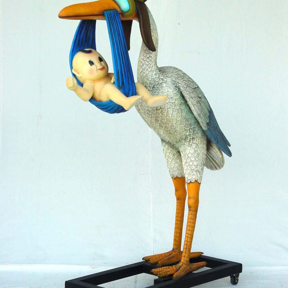 חסידה עם תינוק