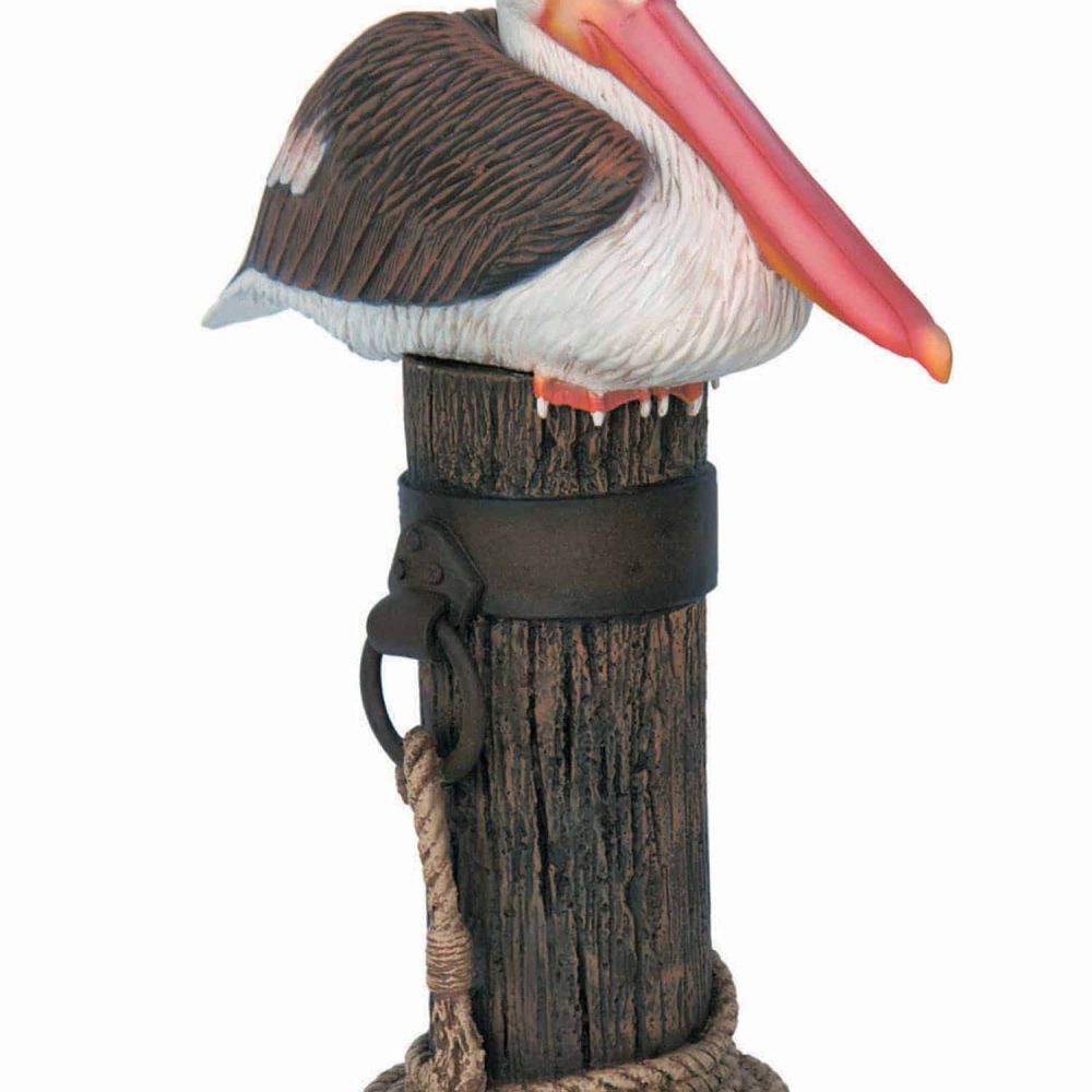 שקנאי על בול עץ