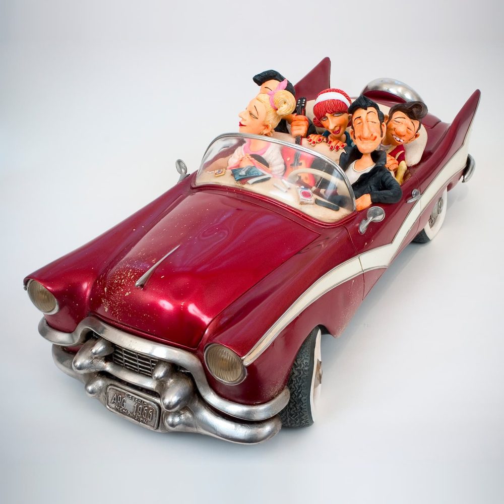 מכונית קאדילק עם החברה