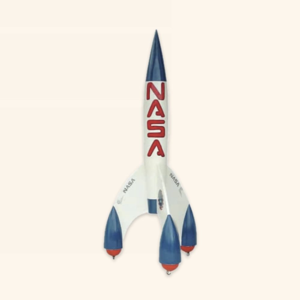 פסל של טיל שיגור