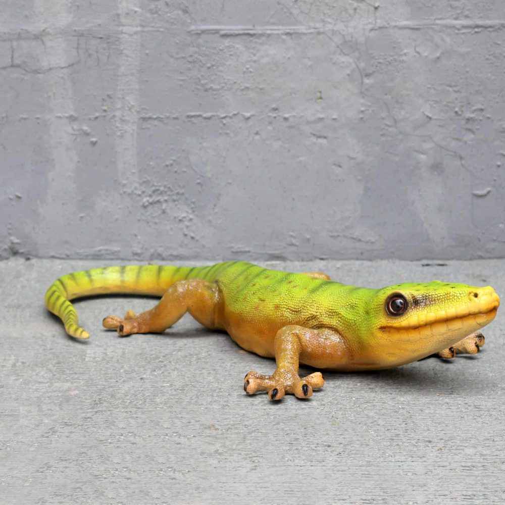 פסל של שממית