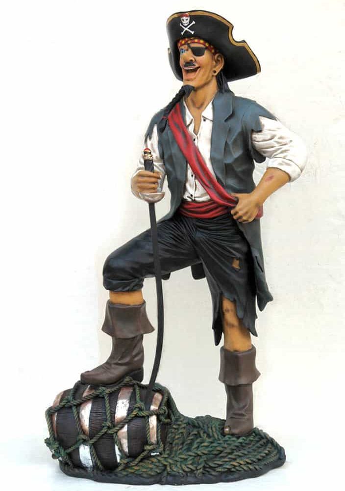 פסל פיראט צוחק על חבית