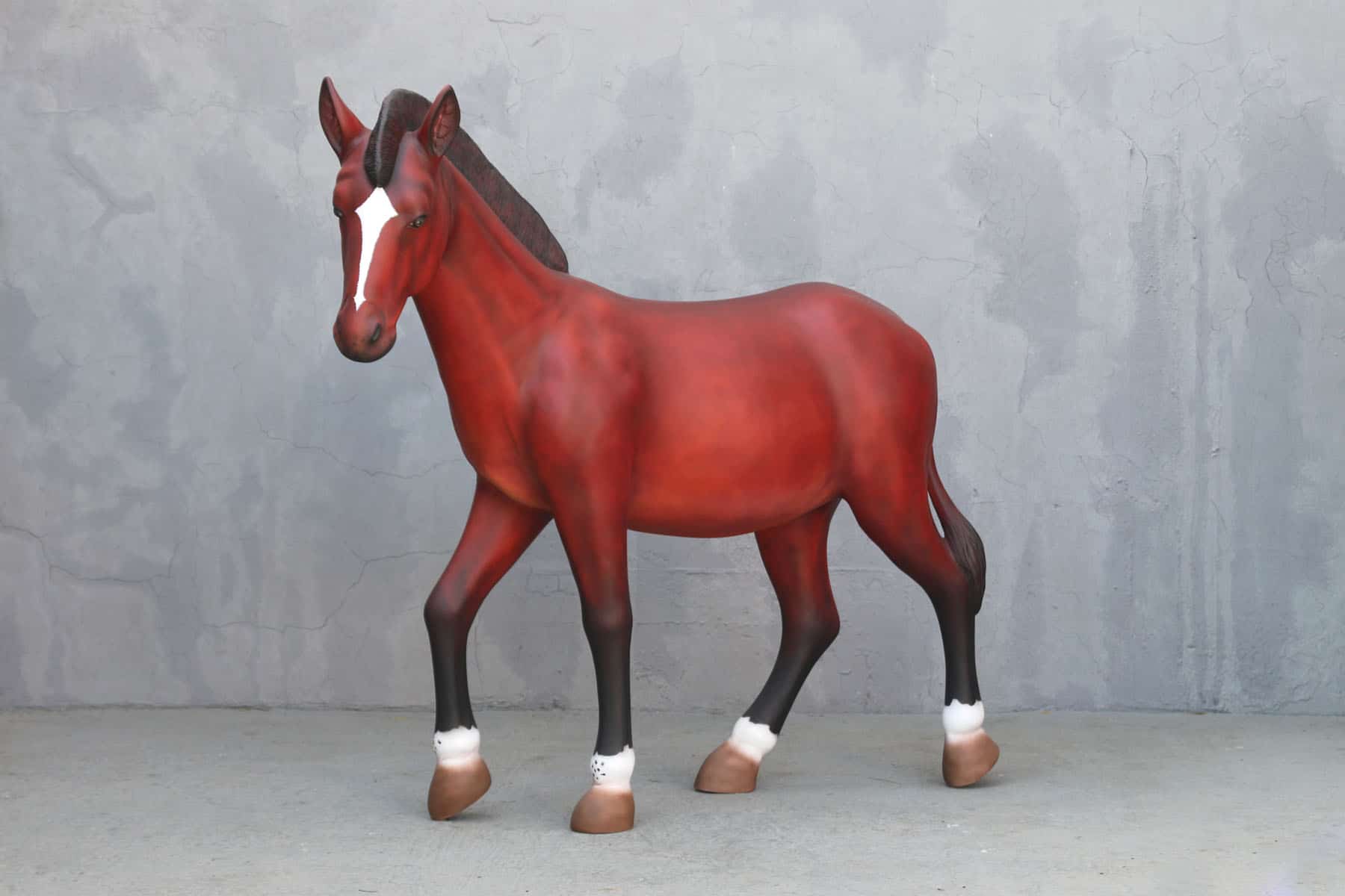 פסל של סוס ערבי