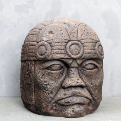 פסל של אולמק