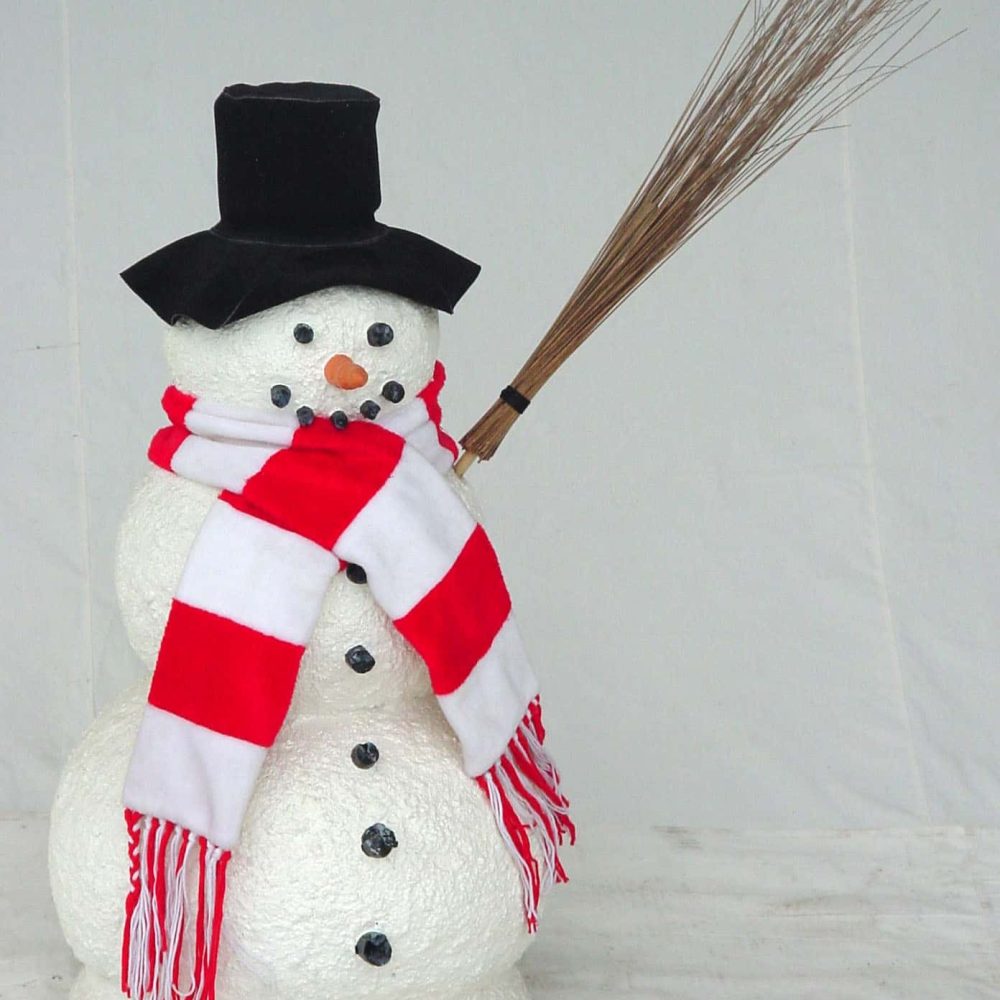 פסל איש שלג קטן