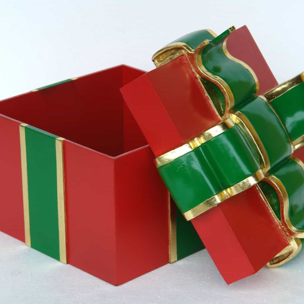 קופסת מתנה אדומה