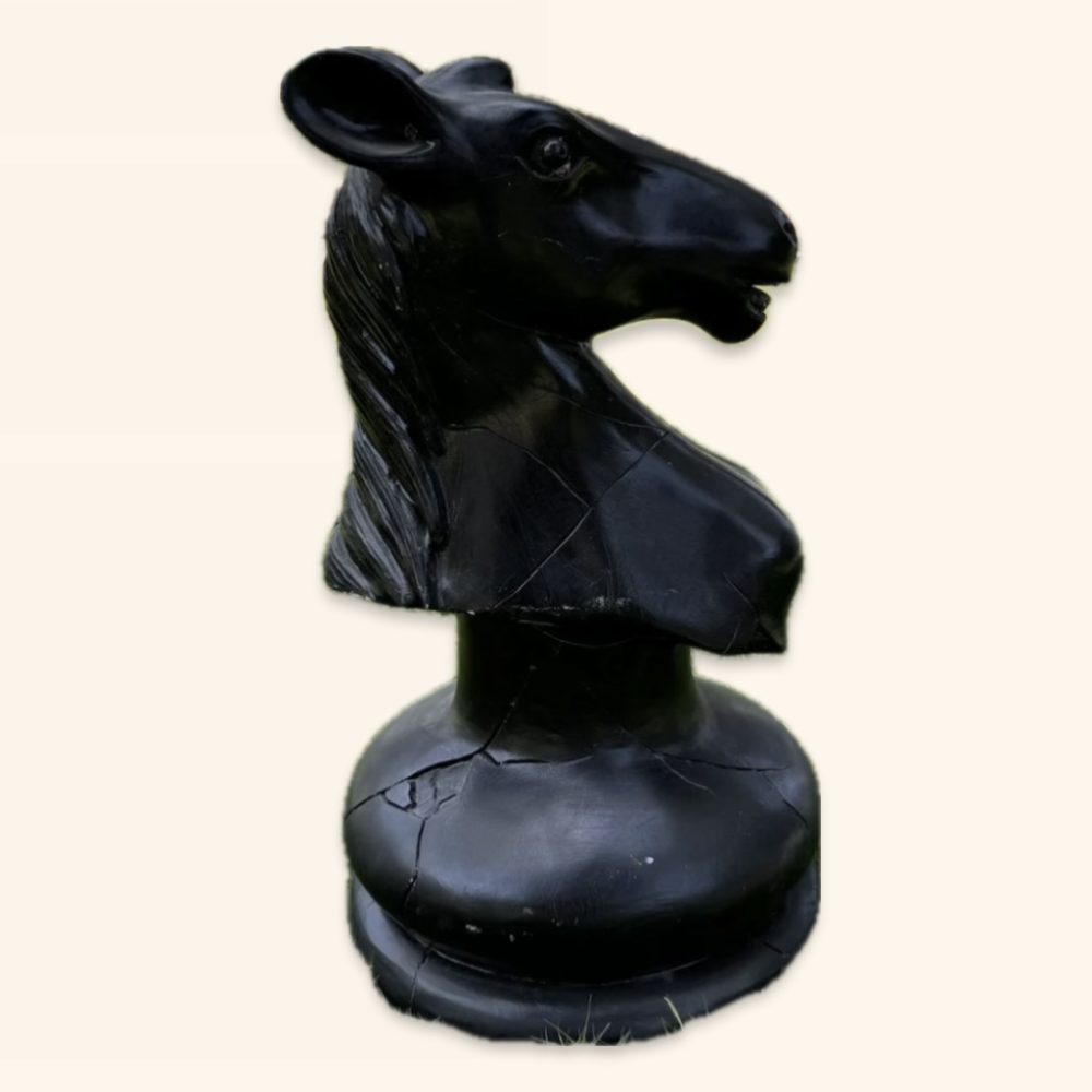 פסל פרש שח מט שחור